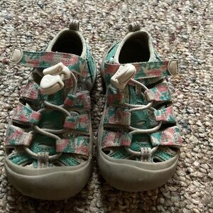 KEEN kids Newport H2 Close Toed Sandals